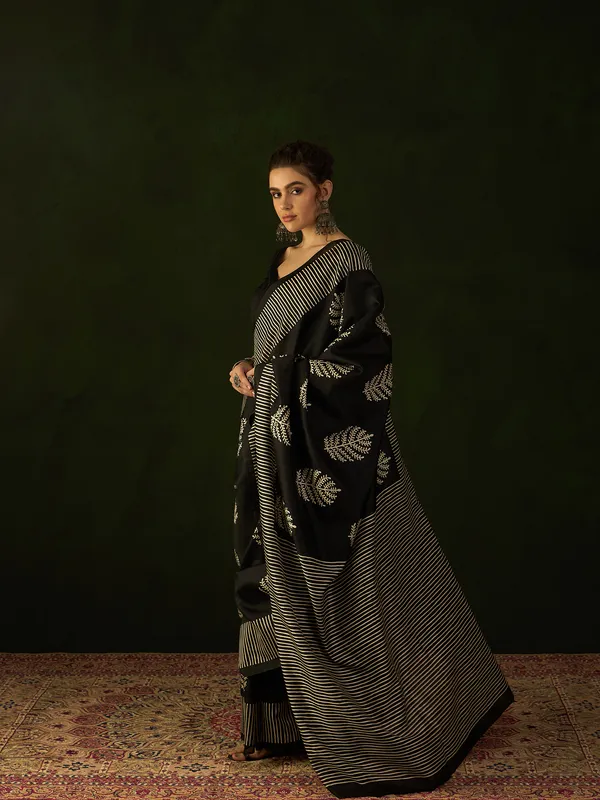 Manika_Black_Premium_Bhagalpuri_Silk_Saree_For_Women