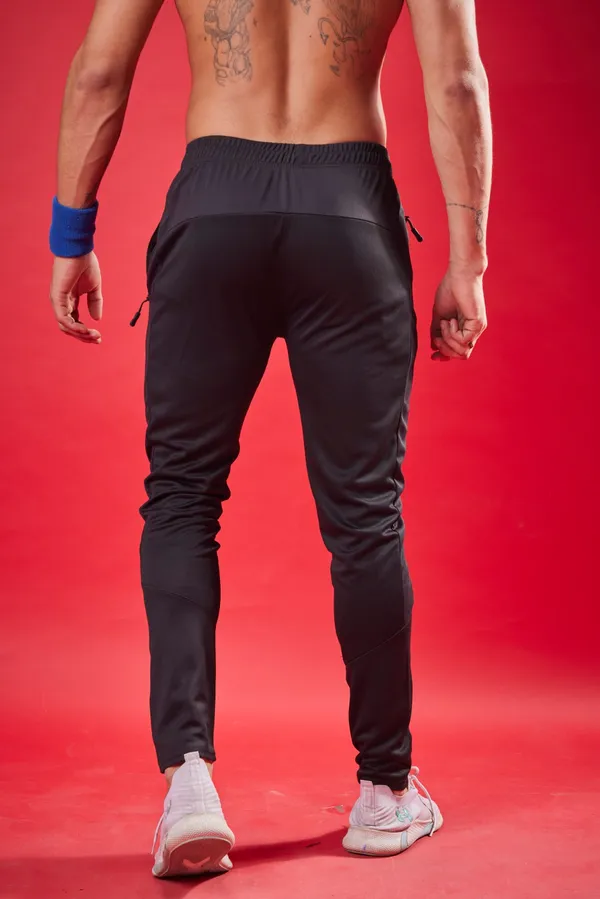 Black_Solid_Slim_Fit_Trackpants_For_Men