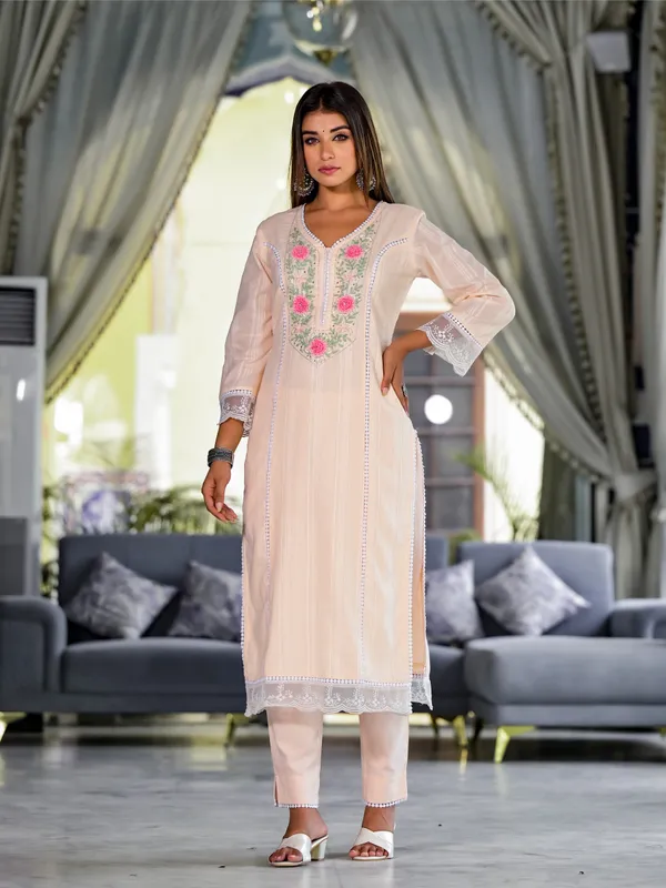 Peach_Cotton_Premium_And_Elegant_Kurta_Sets_For_Women