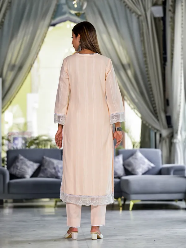 Peach_Cotton_Premium_And_Elegant_Kurta_Sets_For_Women