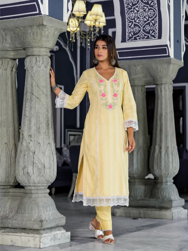 Yellow_Cotton_Premium_And_Elegant_Kurta_Sets_For_Women