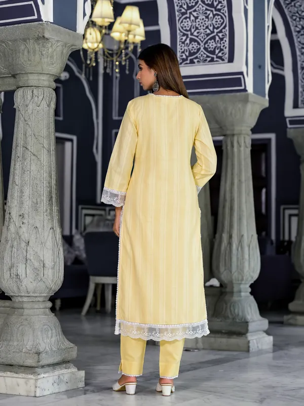 Yellow_Cotton_Premium_And_Elegant_Kurta_Sets_For_Women