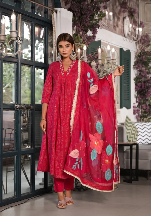 Maroon_Cotton_Premium_And_Elegant_Kurta_Sets_For_Women