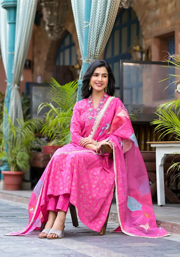 Pink_Cotton_Premium_And_Elegant_Kurta_Sets_For_Women