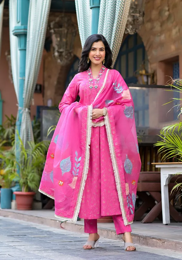 Pink_Cotton_Premium_And_Elegant_Kurta_Sets_For_Women