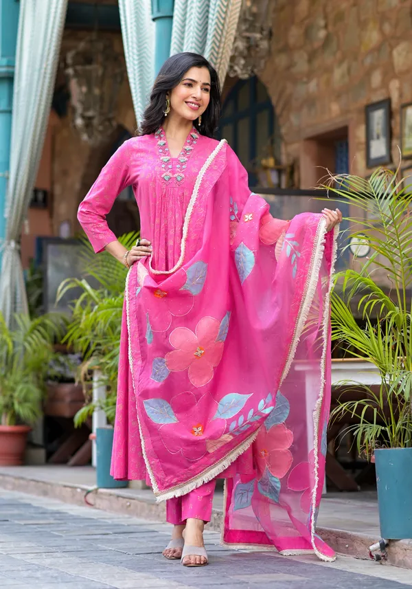 Pink_Cotton_Premium_And_Elegant_Kurta_Sets_For_Women