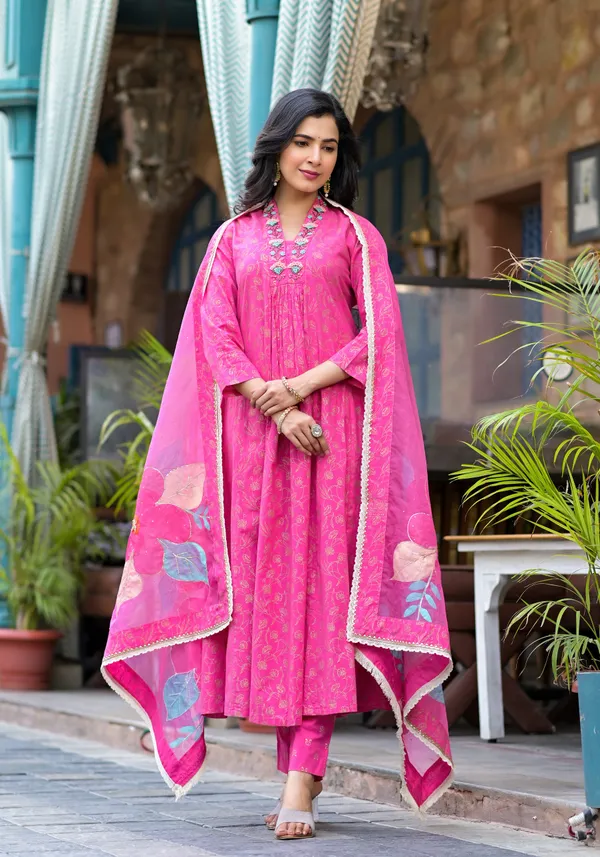 Pink_Cotton_Premium_And_Elegant_Kurta_Sets_For_Women