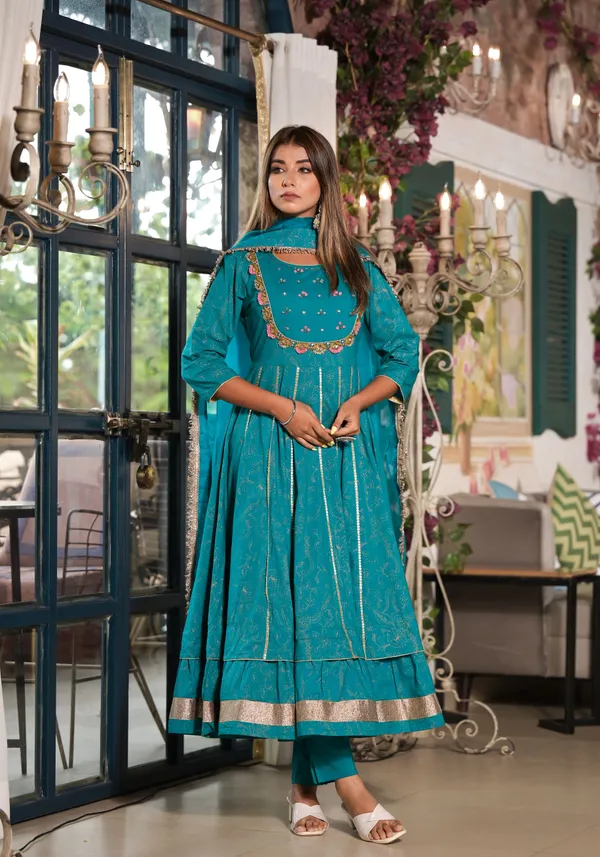 Green_Cotton_Premium_And_Elegant_Kurta_Sets_For_Women