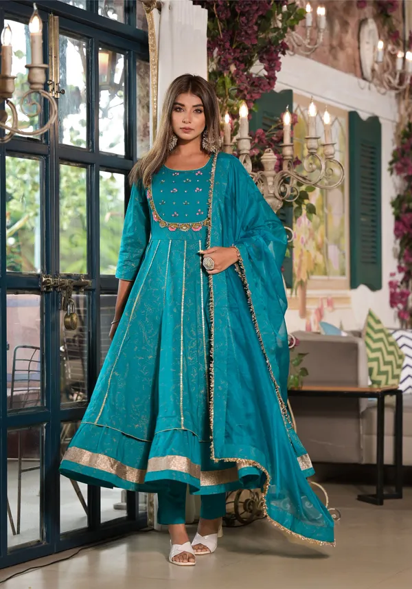 Green_Cotton_Premium_And_Elegant_Kurta_Sets_For_Women