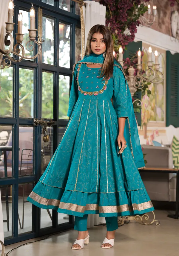 Green_Cotton_Premium_And_Elegant_Kurta_Sets_For_Women