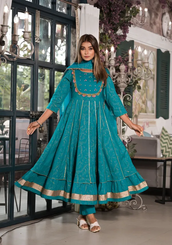 Green_Cotton_Premium_And_Elegant_Kurta_Sets_For_Women