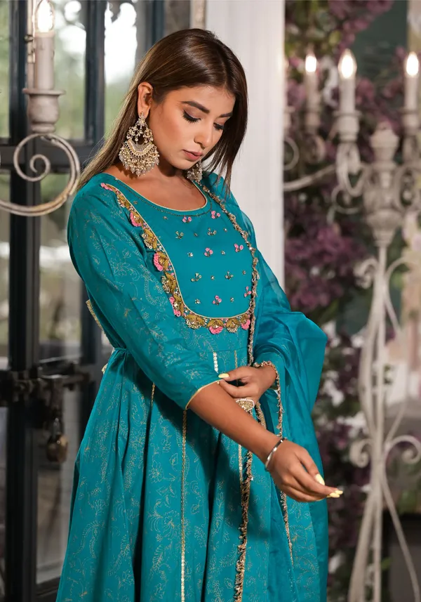 Green_Cotton_Premium_And_Elegant_Kurta_Sets_For_Women