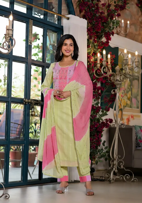 Green_Cotton_Premium_And_Elegant_Kurta_Sets_For_Women