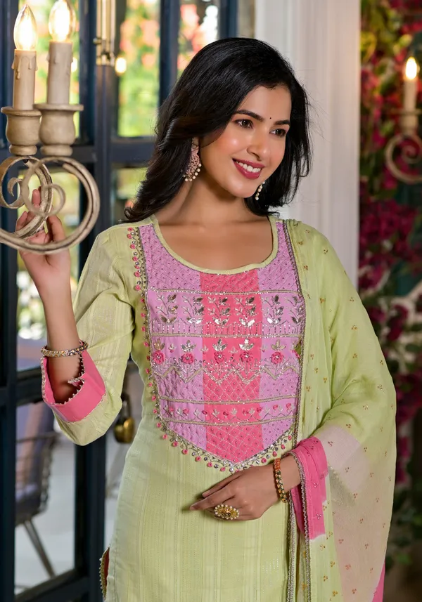 Green_Cotton_Premium_And_Elegant_Kurta_Sets_For_Women