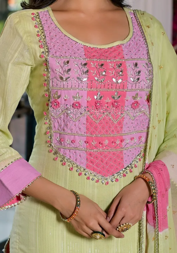 Green_Cotton_Premium_And_Elegant_Kurta_Sets_For_Women