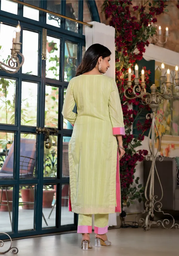 Green_Cotton_Premium_And_Elegant_Kurta_Sets_For_Women