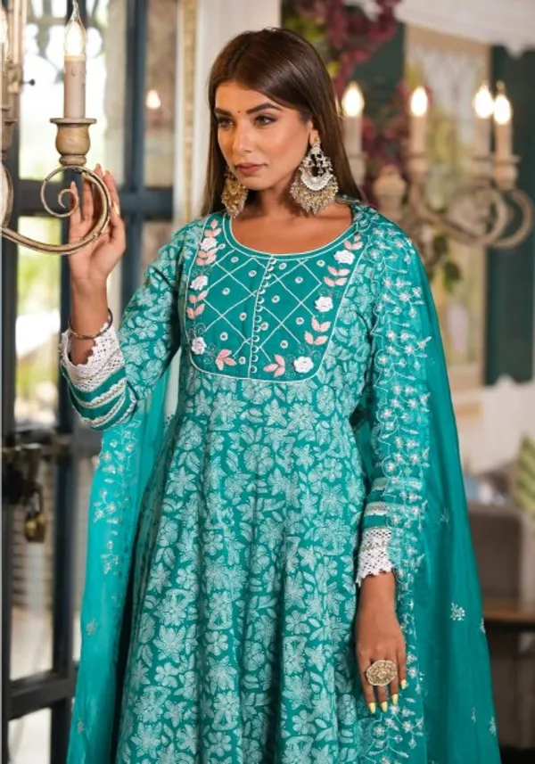 Green_Cotton_Premium_And_Elegant_Kurta_Sets_For_Women
