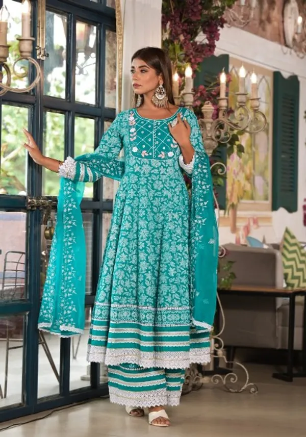 Green_Cotton_Premium_And_Elegant_Kurta_Sets_For_Women