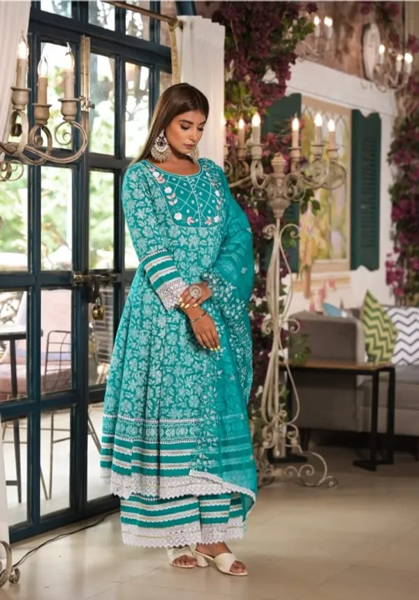 Green_Cotton_Premium_And_Elegant_Kurta_Sets_For_Women