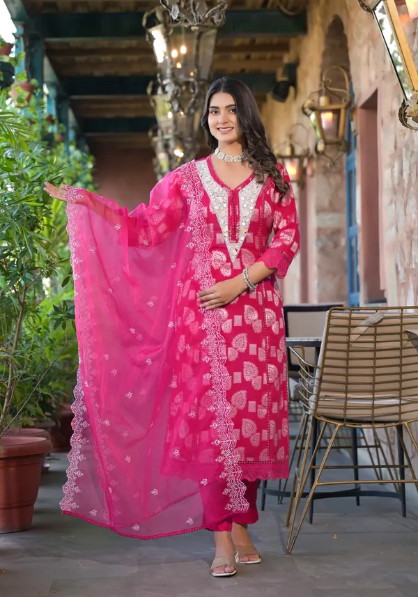 Pink_Cotton_Premium_And_Elegant_Kurta_Sets_For_Women