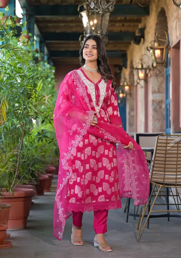 Pink_Cotton_Premium_And_Elegant_Kurta_Sets_For_Women