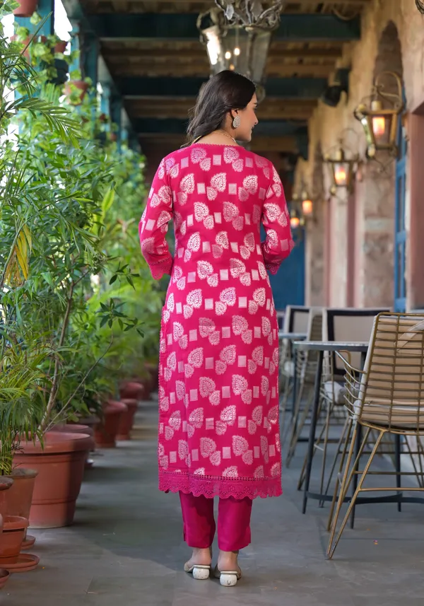 Pink_Cotton_Premium_And_Elegant_Kurta_Sets_For_Women
