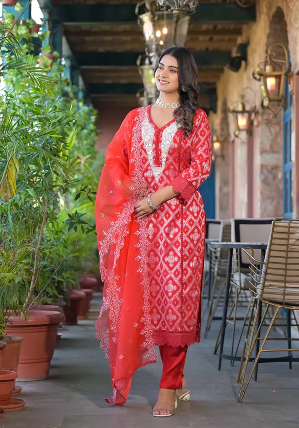 Red_Cotton_Premium_And_Elegant_Kurta_Sets_For_Women
