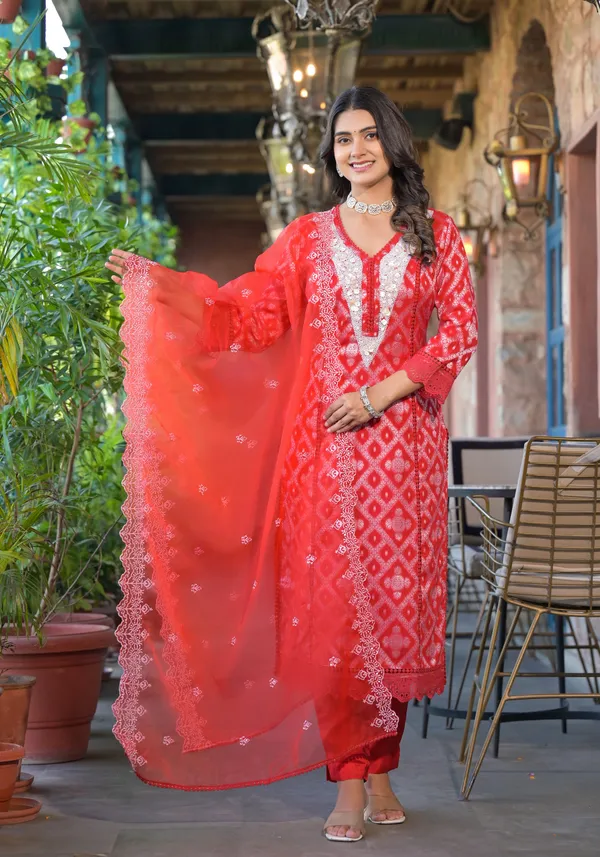 Red_Cotton_Premium_And_Elegant_Kurta_Sets_For_Women