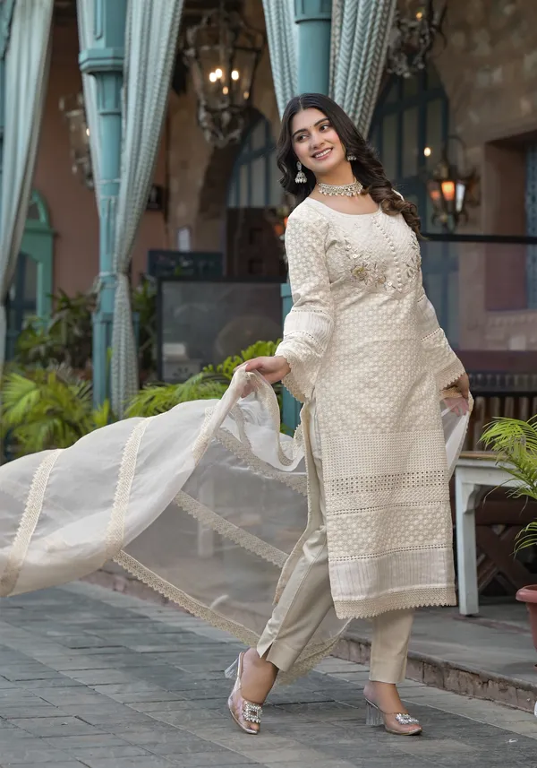 Off_White_Cotton_Premium_And_Elegant_Kurta_Sets_For_Women