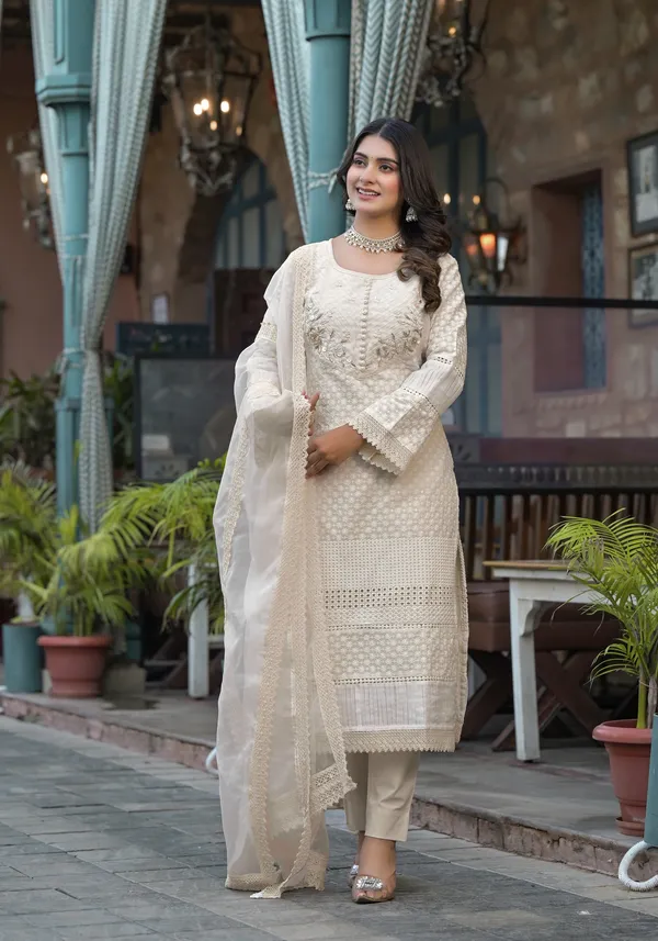 Off_White_Cotton_Premium_And_Elegant_Kurta_Sets_For_Women