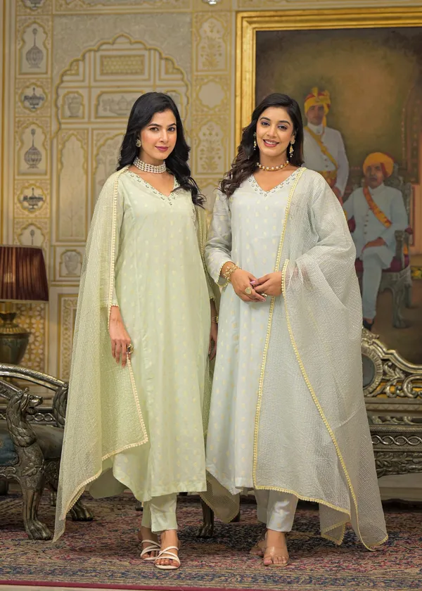 White_Cotton_Premium_And_Elegant_Kurta_Sets_For_Women