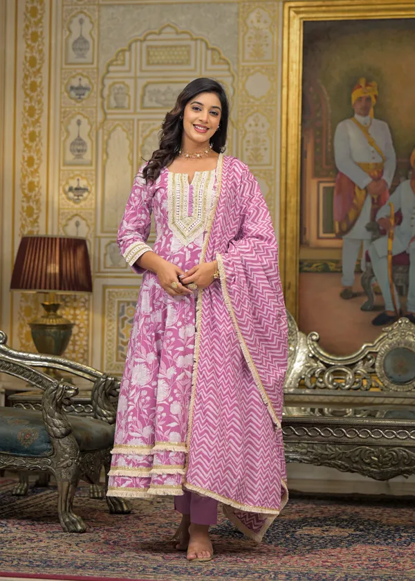 Turquoise_Blue_Cotton_Premium_And_Elegant_Kurta_Sets_For_Women