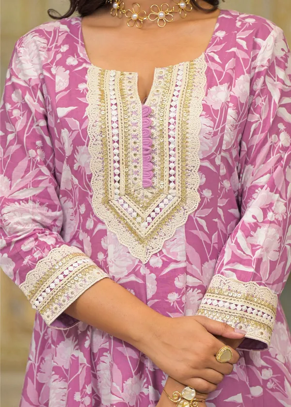 Turquoise_Blue_Cotton_Premium_And_Elegant_Kurta_Sets_For_Women