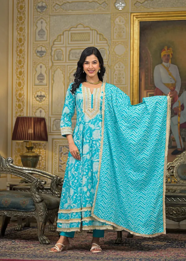 Turquoise_Blue_Cotton_Premium_And_Elegant_Kurta_Sets_For_Women