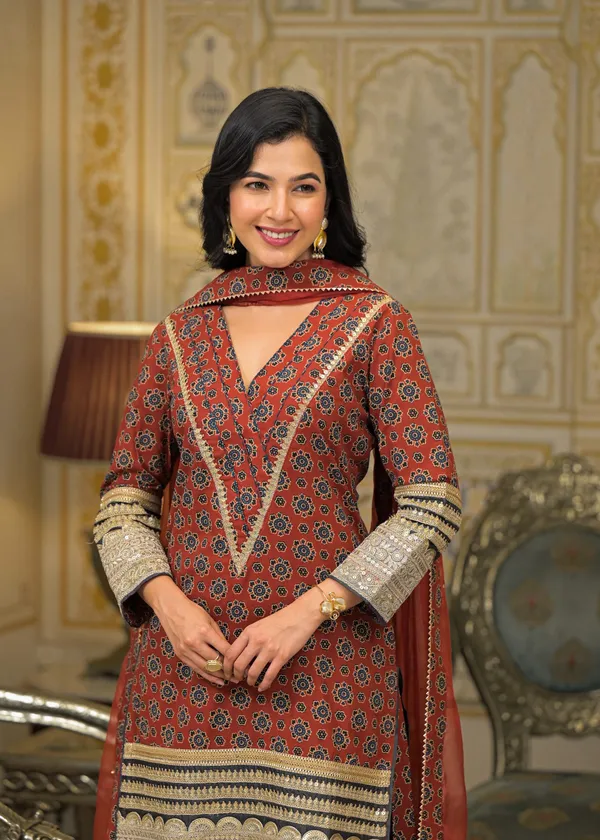 Maroon_Cotton_Premium_And_Elegant_Kurta_Sets_For_Women