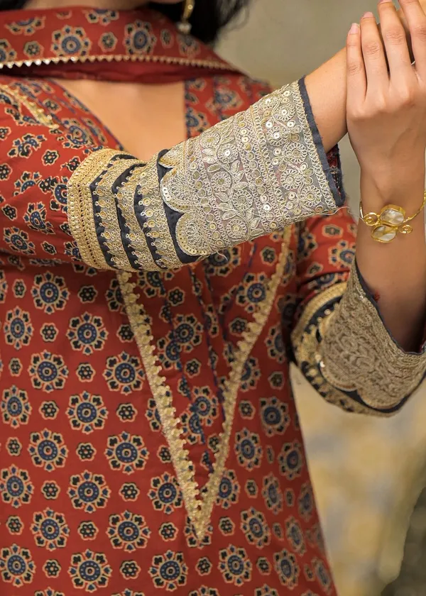 Maroon_Cotton_Premium_And_Elegant_Kurta_Sets_For_Women