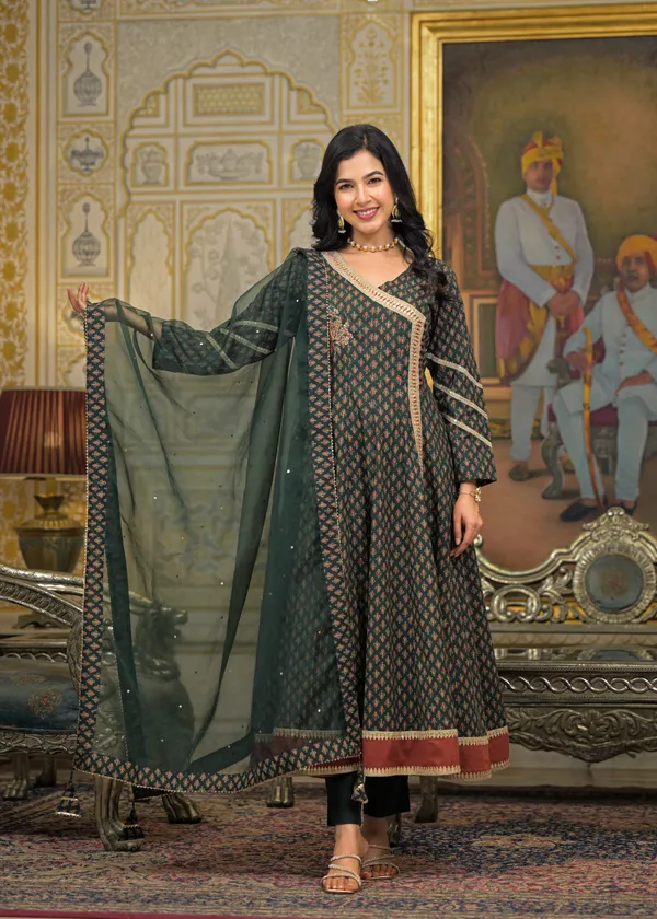 Green_Cotton_Premium_And_Elegant_Kurta_Sets_For_Women