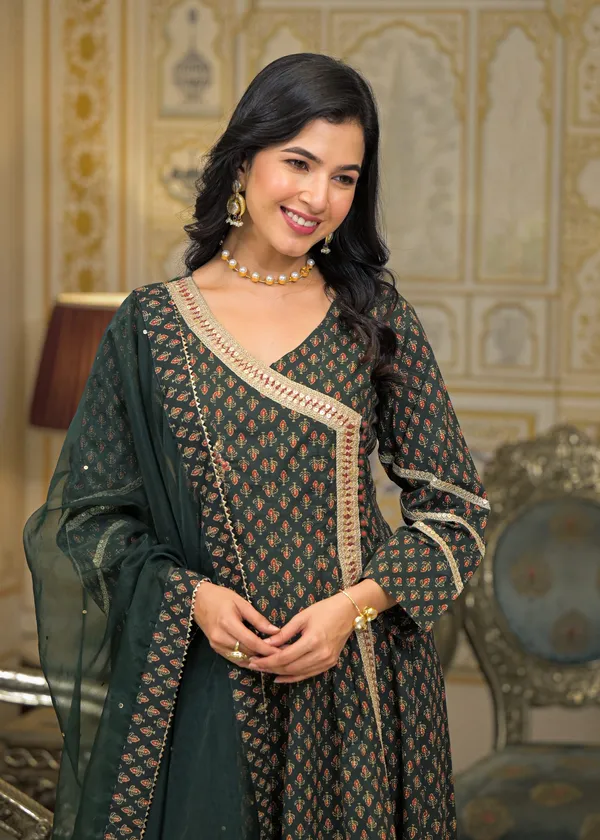 Green_Cotton_Premium_And_Elegant_Kurta_Sets_For_Women