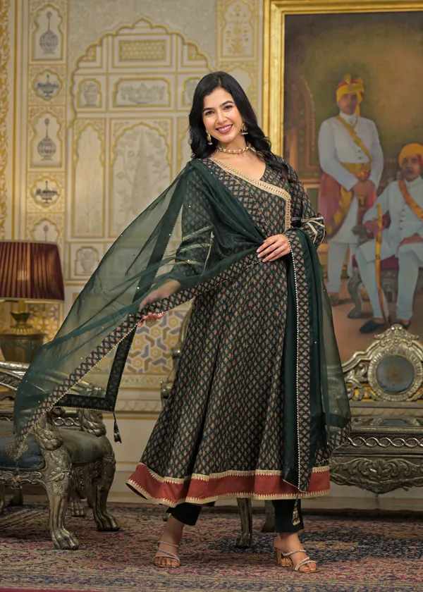 Green_Cotton_Premium_And_Elegant_Kurta_Sets_For_Women