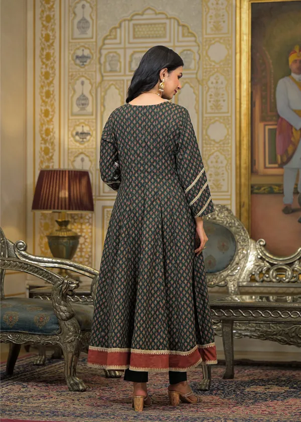 Green_Cotton_Premium_And_Elegant_Kurta_Sets_For_Women