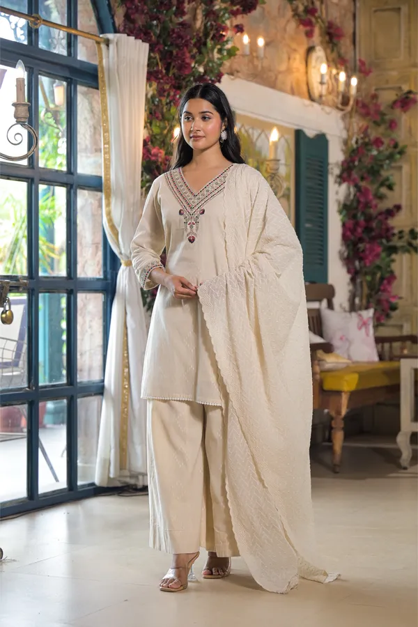 Off_White_Cotton_Premium_And_Elegant_Kurta_Sets_For_Women