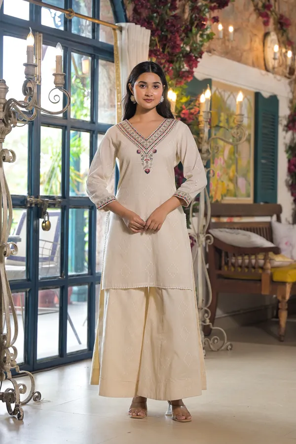 Off_White_Cotton_Premium_And_Elegant_Kurta_Sets_For_Women