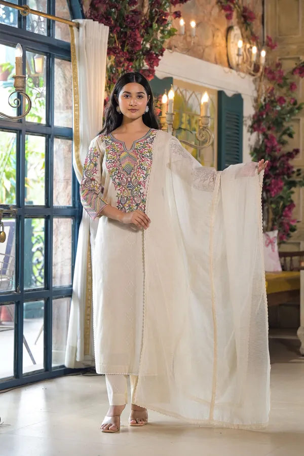 Off_White_Cotton_Premium_And_Elegant_Kurta_Sets_For_Women