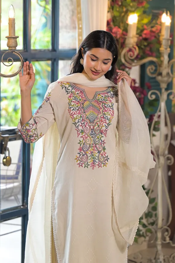Off_White_Cotton_Premium_And_Elegant_Kurta_Sets_For_Women