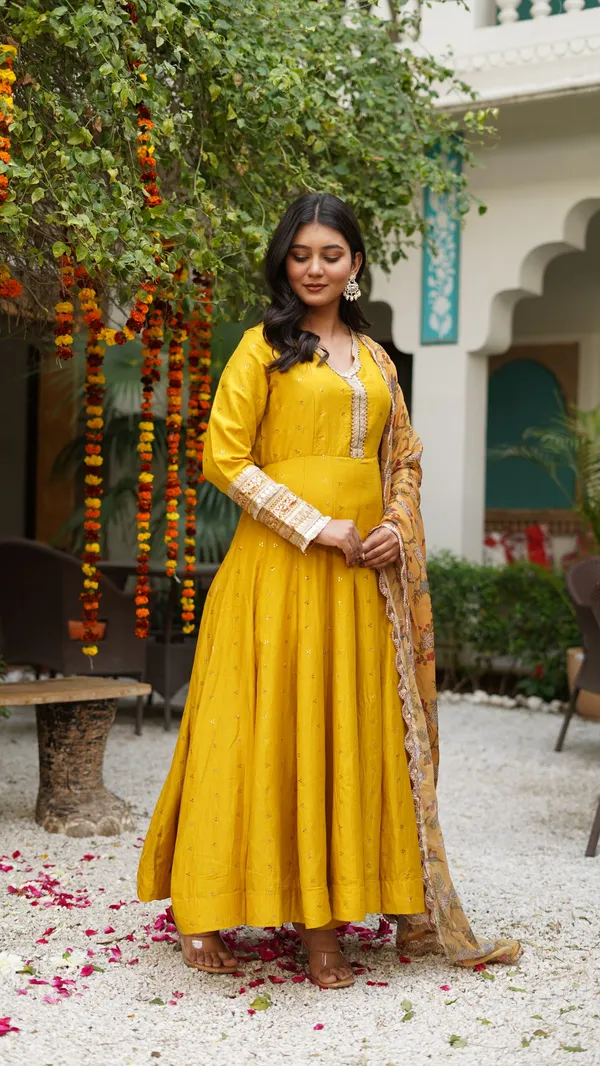 Yellow_silk_chanderi_Premium_And_Elegant_Kurta_Sets_For_Women