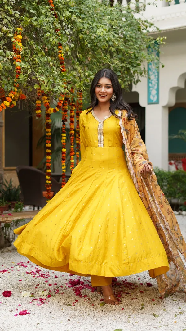 Yellow_silk_chanderi_Premium_And_Elegant_Kurta_Sets_For_Women