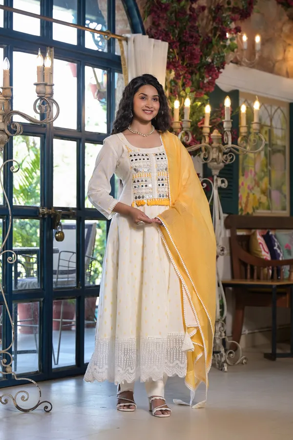 Yellow_Cotton_Premium_And_Elegant_Kurta_Sets_For_Women