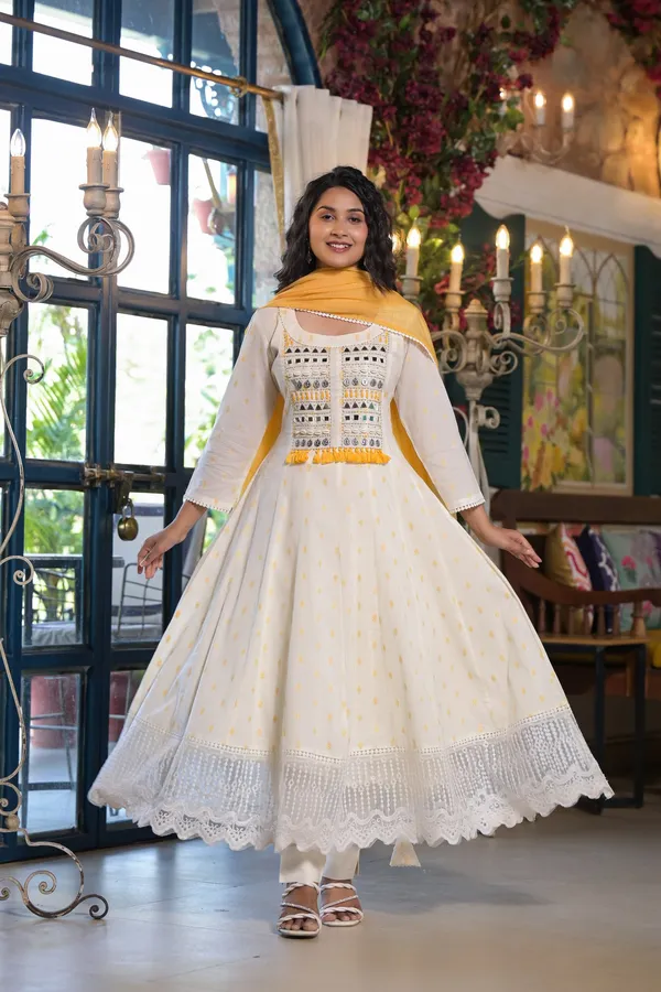 Yellow_Cotton_Premium_And_Elegant_Kurta_Sets_For_Women