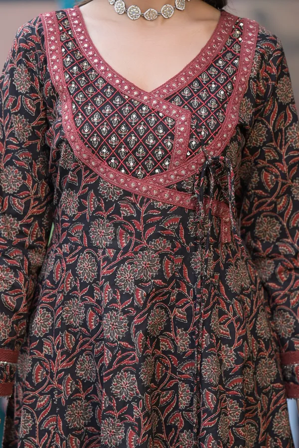 Black_Cotton_Premium_And_Elegant_Kurta_Sets_For_Women