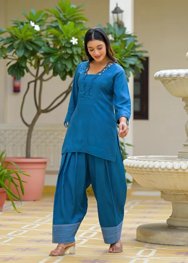 Blue_Cotton_Premium_And_Elegant_Kurta_Sets_For_Women